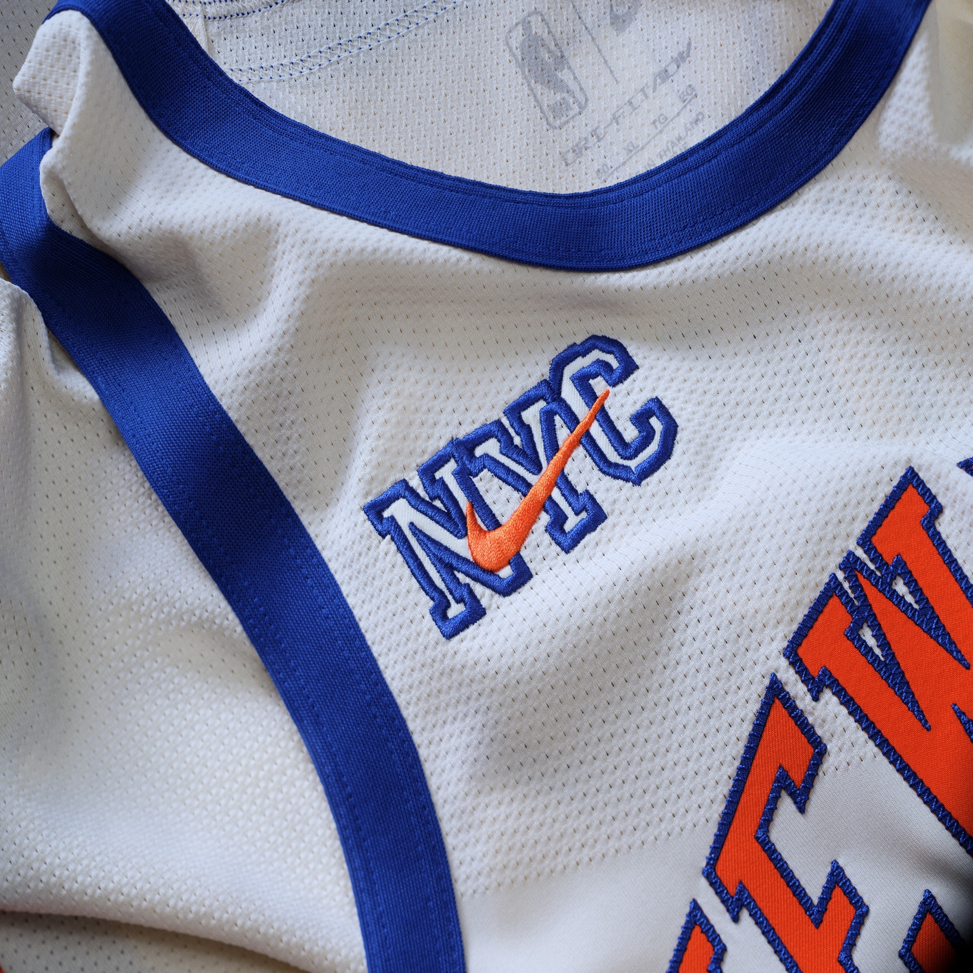 806a5833-e0f1-40ed-a4a0-